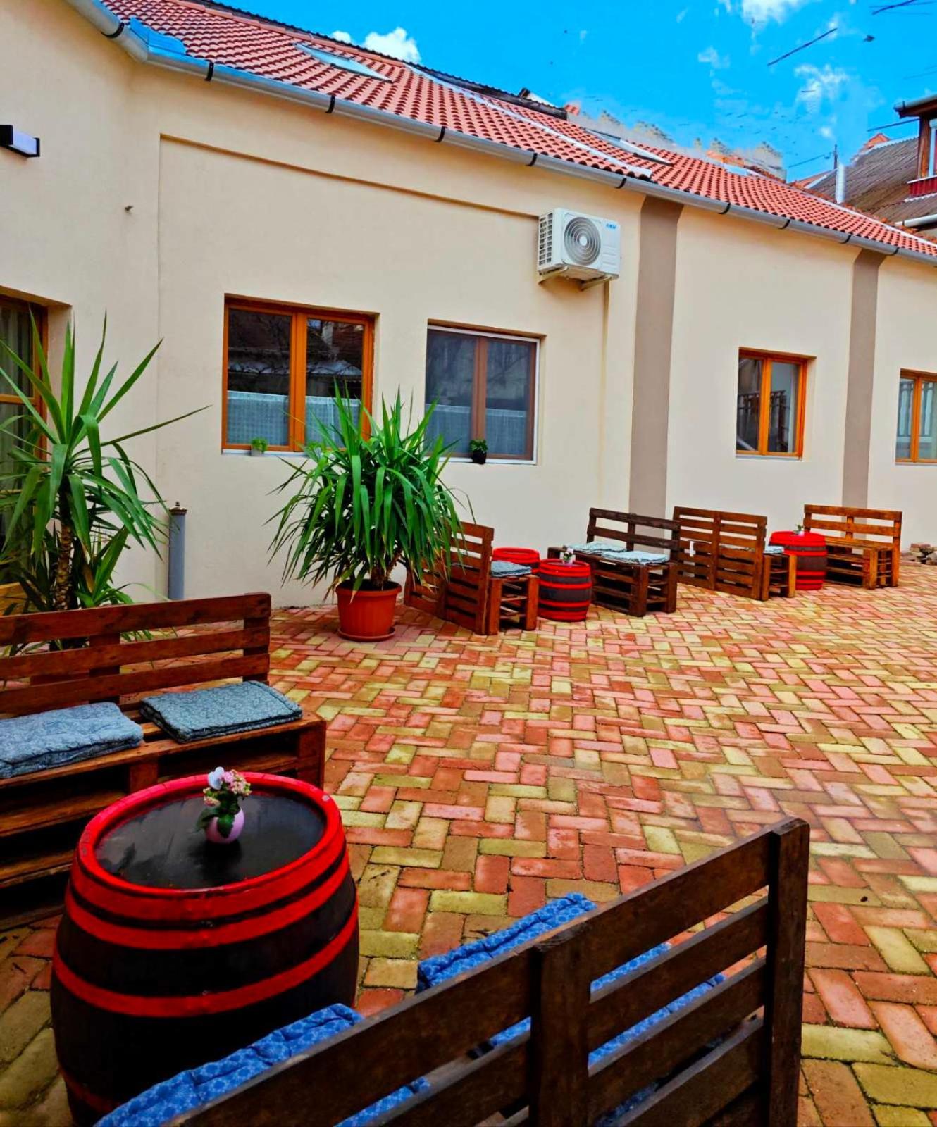Dama Apartments Eger Exterior photo